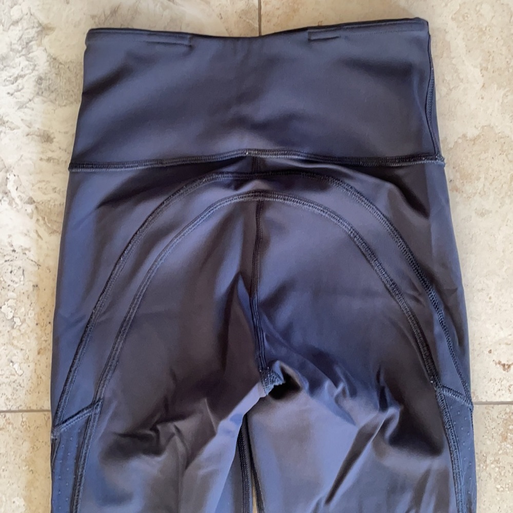Lululemon Mesh Insert Legging Size 2 - image 5